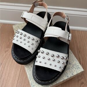 Mudd platform sandals